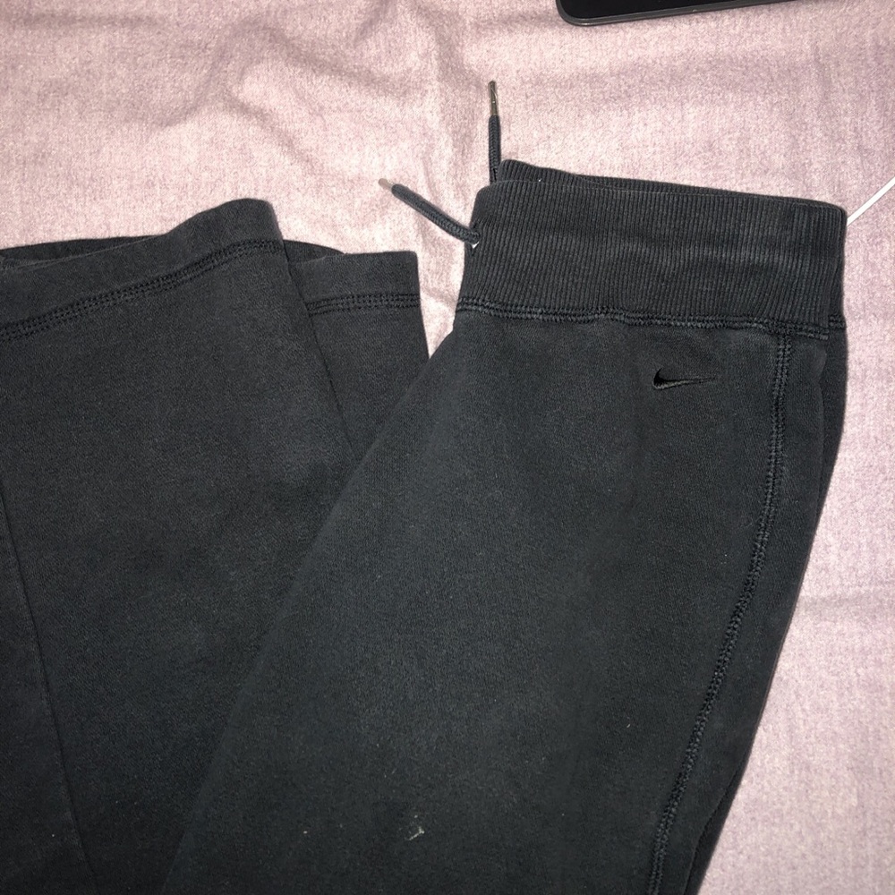 black nike sweat pants